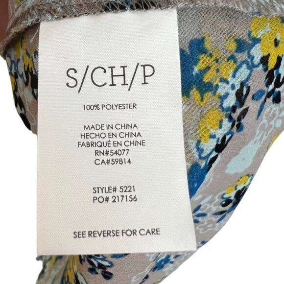 CAbi Floral Sleeveless PeterPan neck Blouse #5221 - Picture 9 of 10